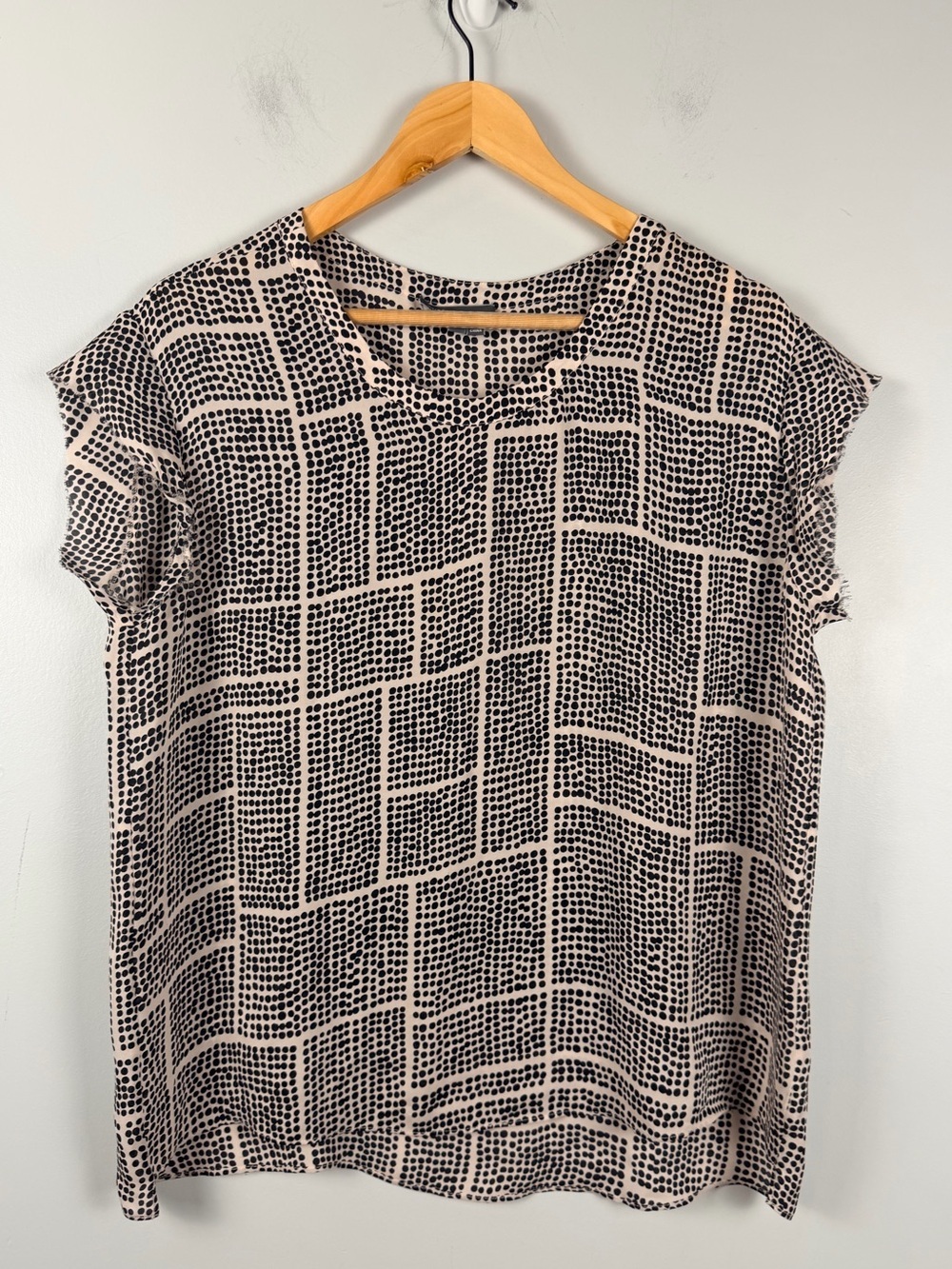 Vince 100% silk pale pink black spotted blouse size XS